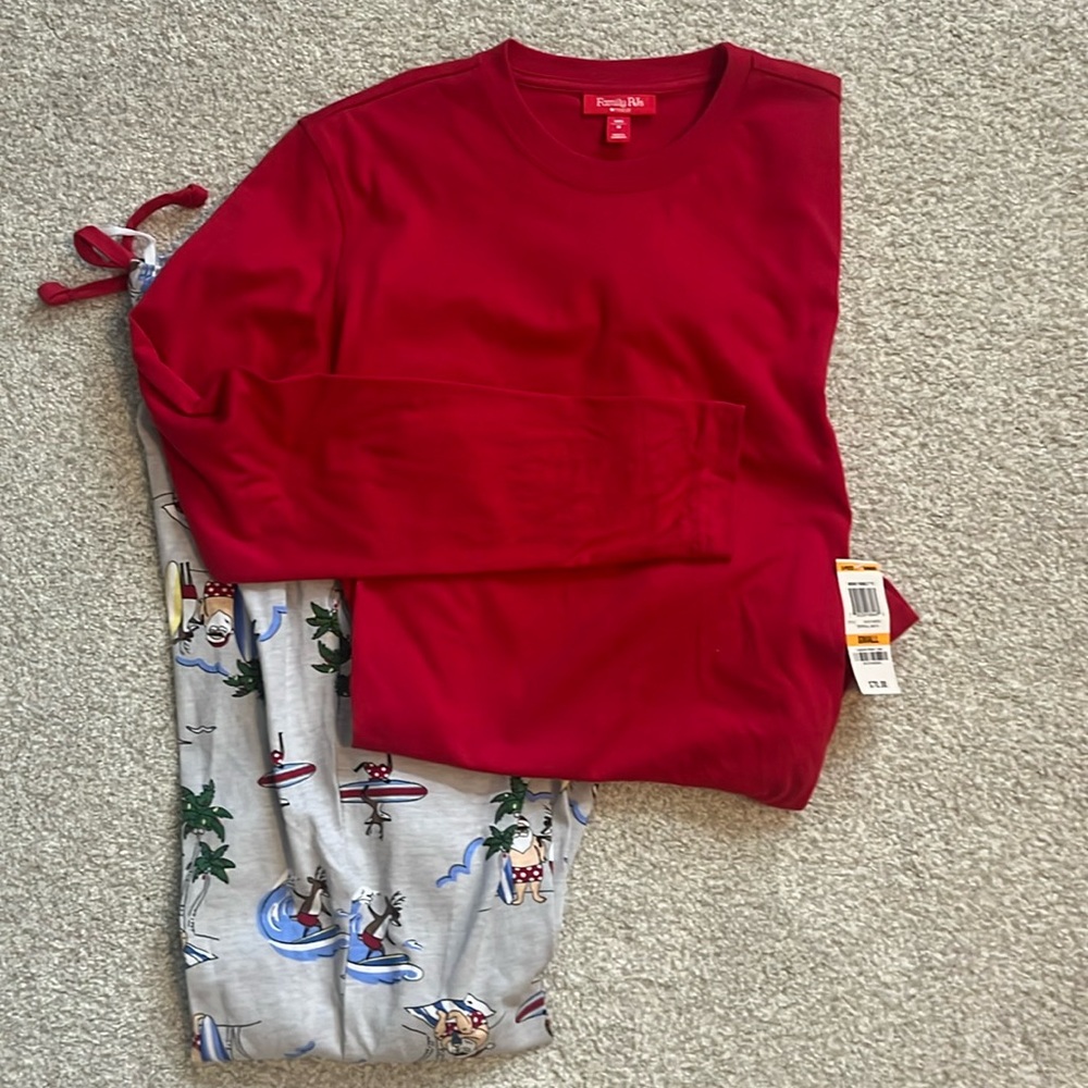 Men’s 2-piece Holiday PJs NWT